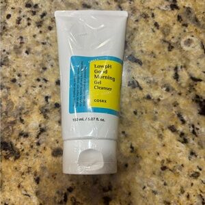 COSRX Low pH Good Morning Gel Cleanser - White and Blue